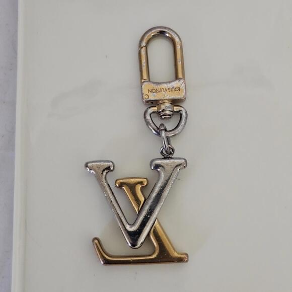 Louis Vuitton LV Facettes Bag Charm & Key Holder - Picture 2 of 2